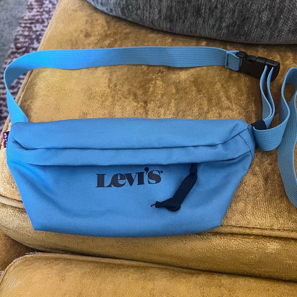 Levi's Sky Blue Fanny Pack!